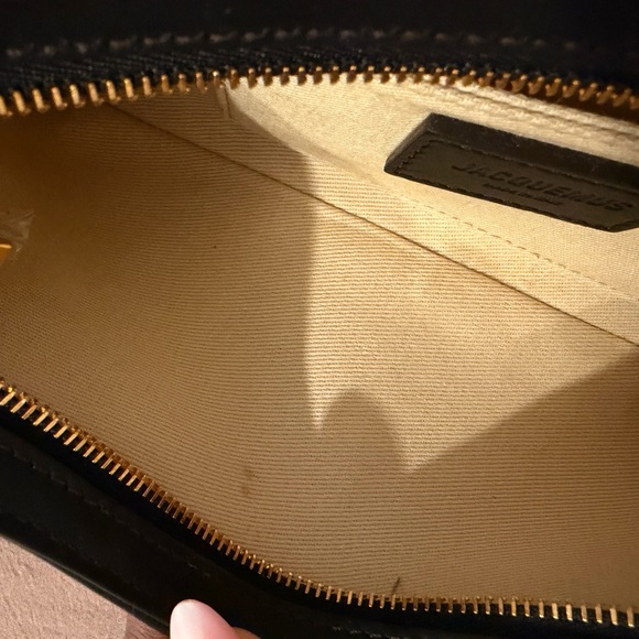 Jacquemus Black Shoulder Bag with Gold Accents - Picture 4 of 7